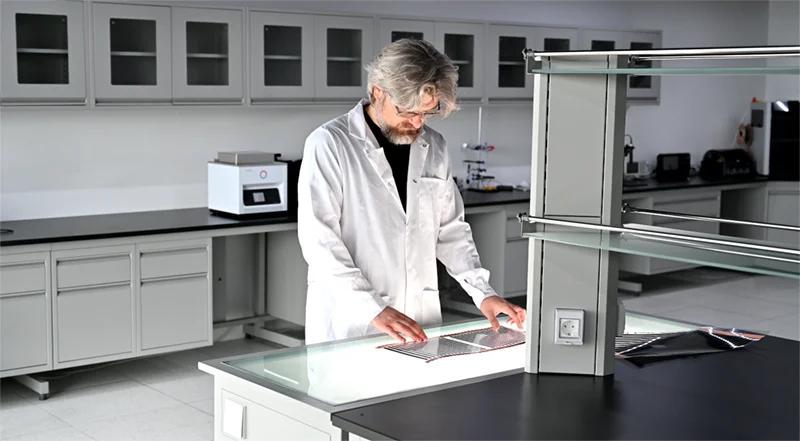 Własne laboratorium i aparatura badawcza